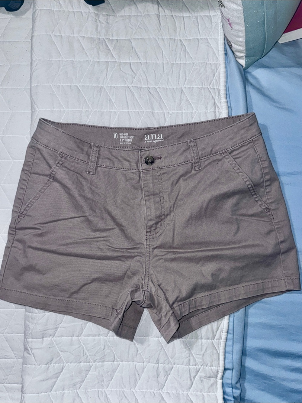 a.n.a Women's Taupe Shorts - Neutral Chino Style 3.5